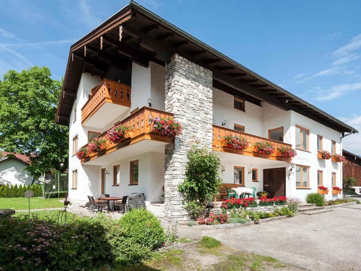 Gaeste- Und Appartementhaus Stachl Waging am See Dış mekan fotoğraf